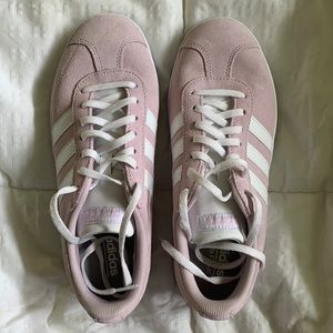 Adidas women’s size 8 pink sneakers